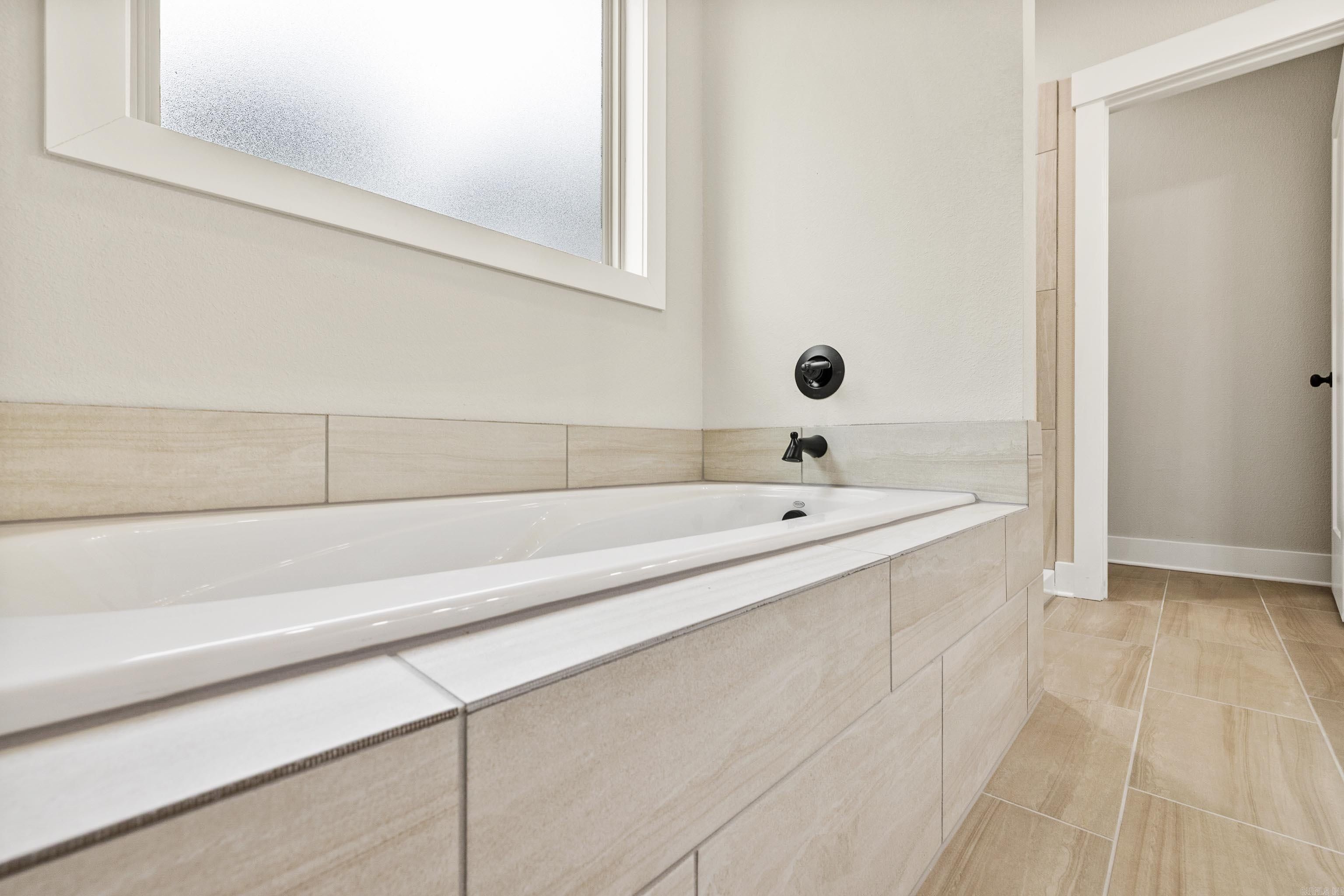 10376 Narrows. Benton, AR 72019