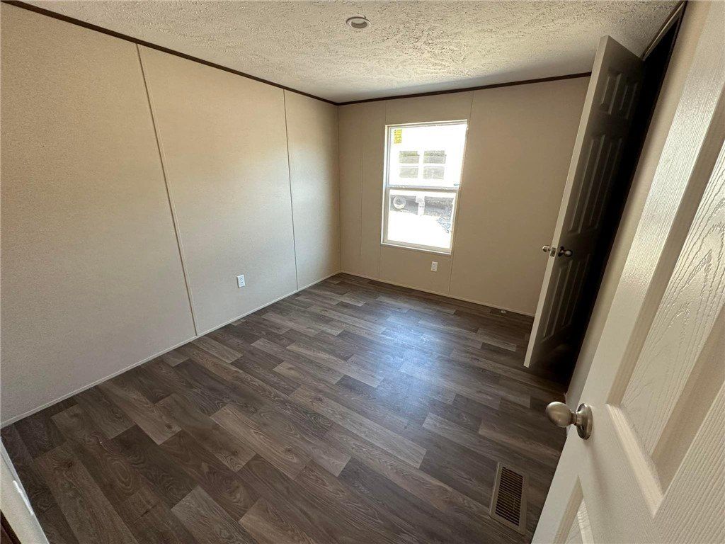 100 E Elm Street. Earle, AR 72331