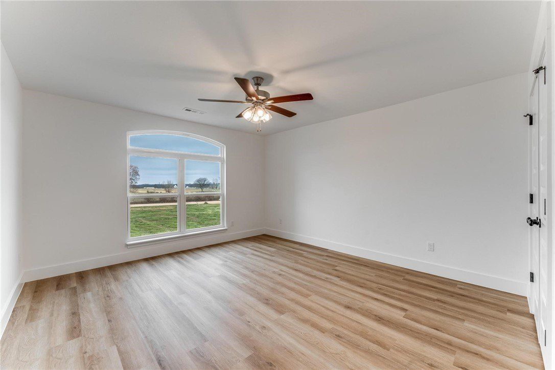 9018 S Pleasant Valley Road. Gentry, AR 72734