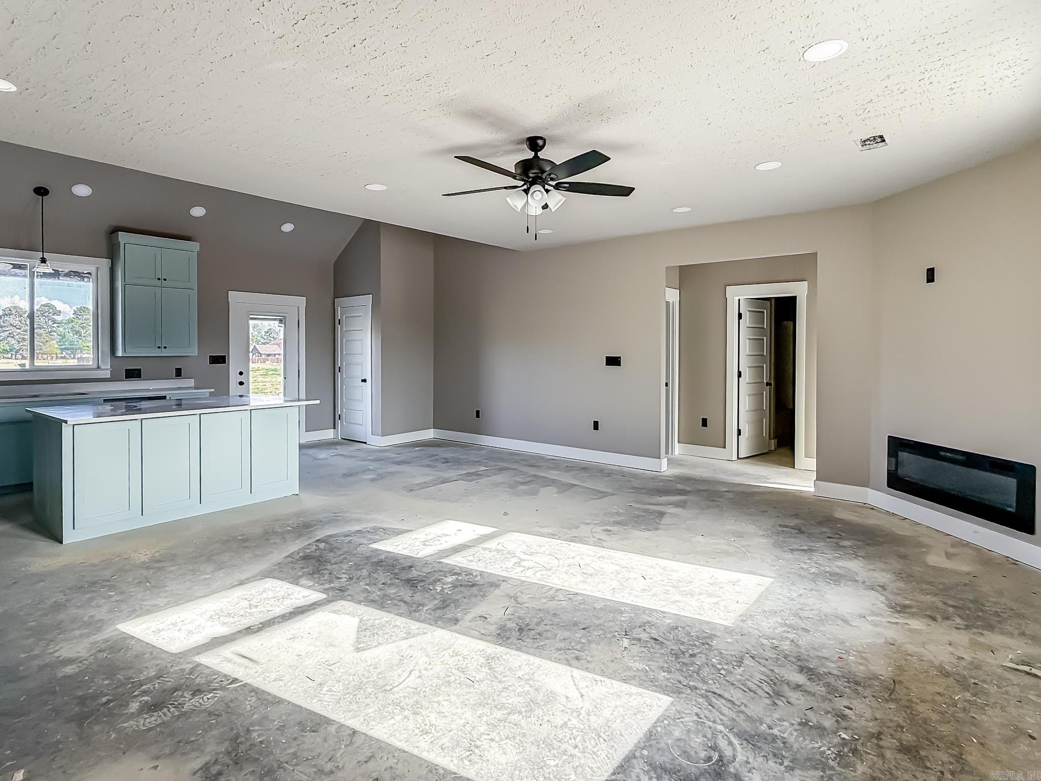 15 Saye Street. Vilonia, AR 72173