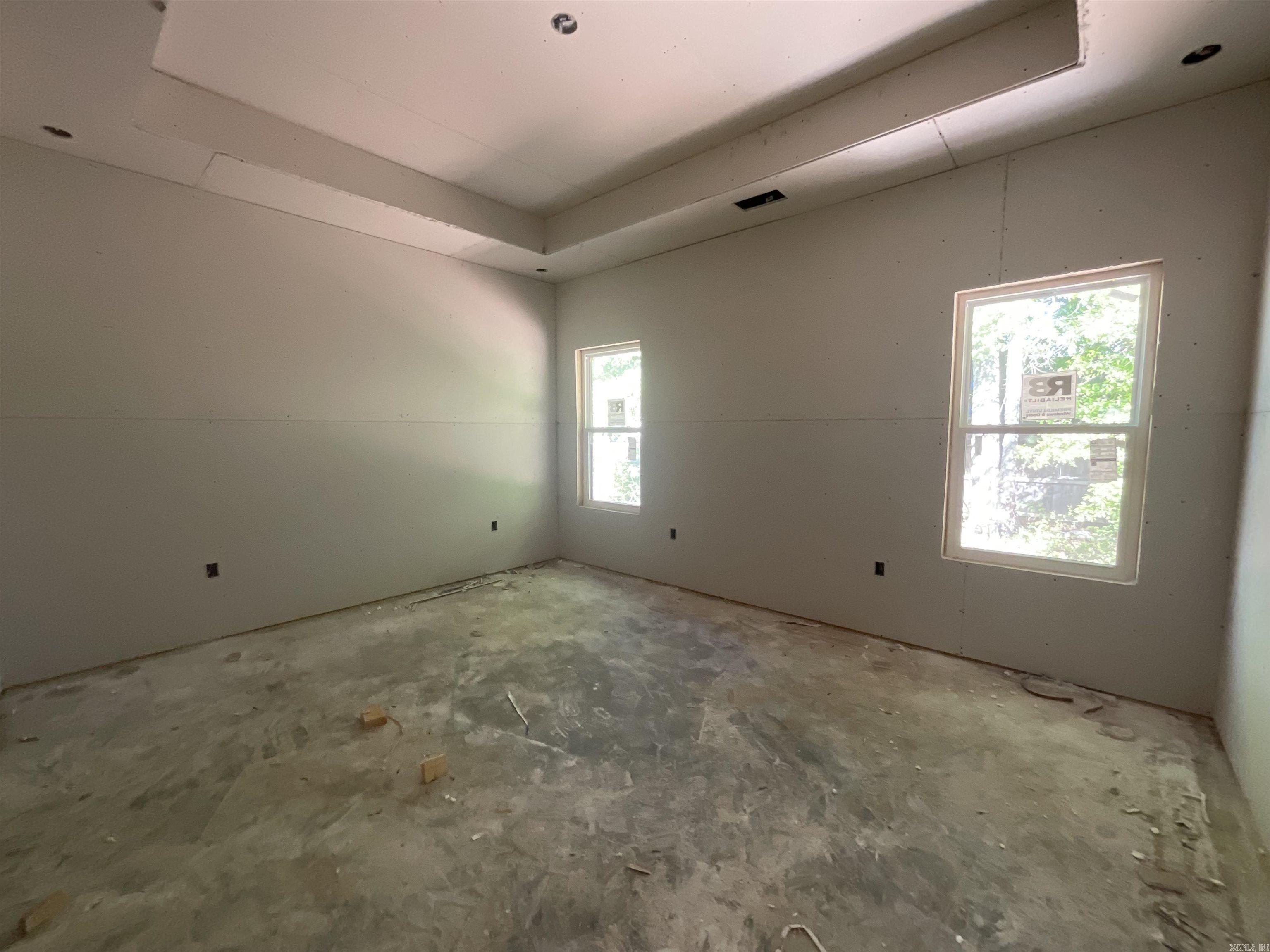235 Kayla Lane. Lonoke, AR 72086