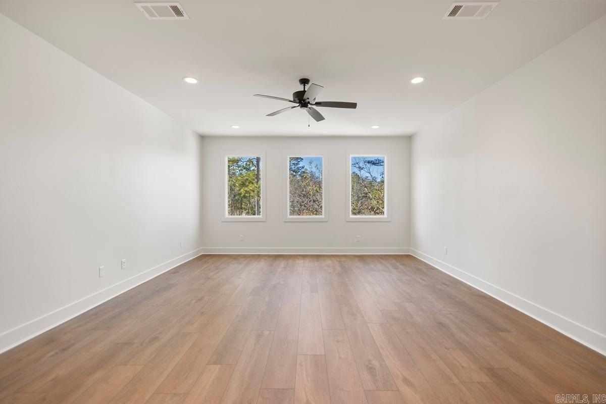 17105 Valley View Loop. Roland, AR 72135