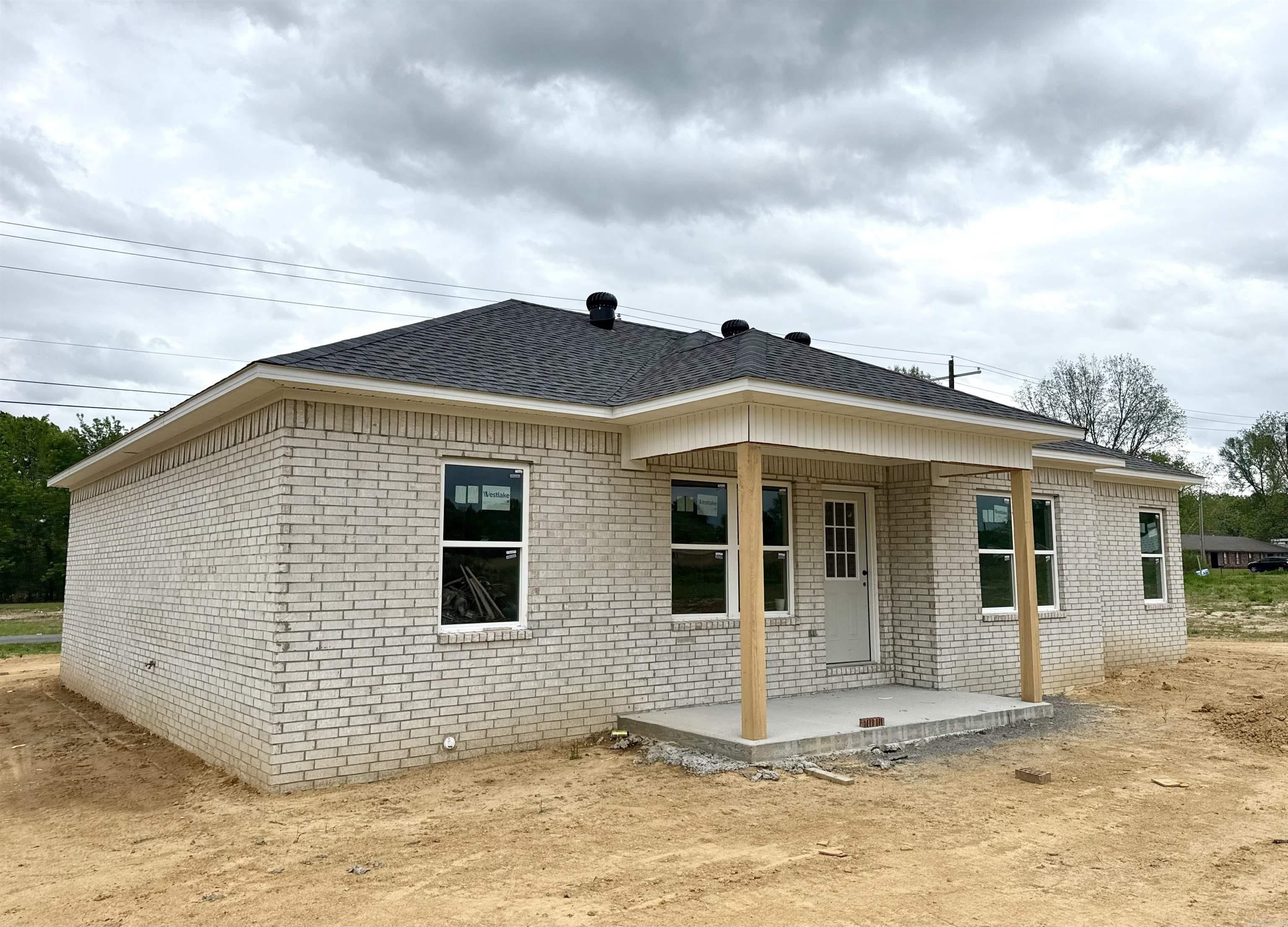 124 S Apple Street. Beebe, AR 72012