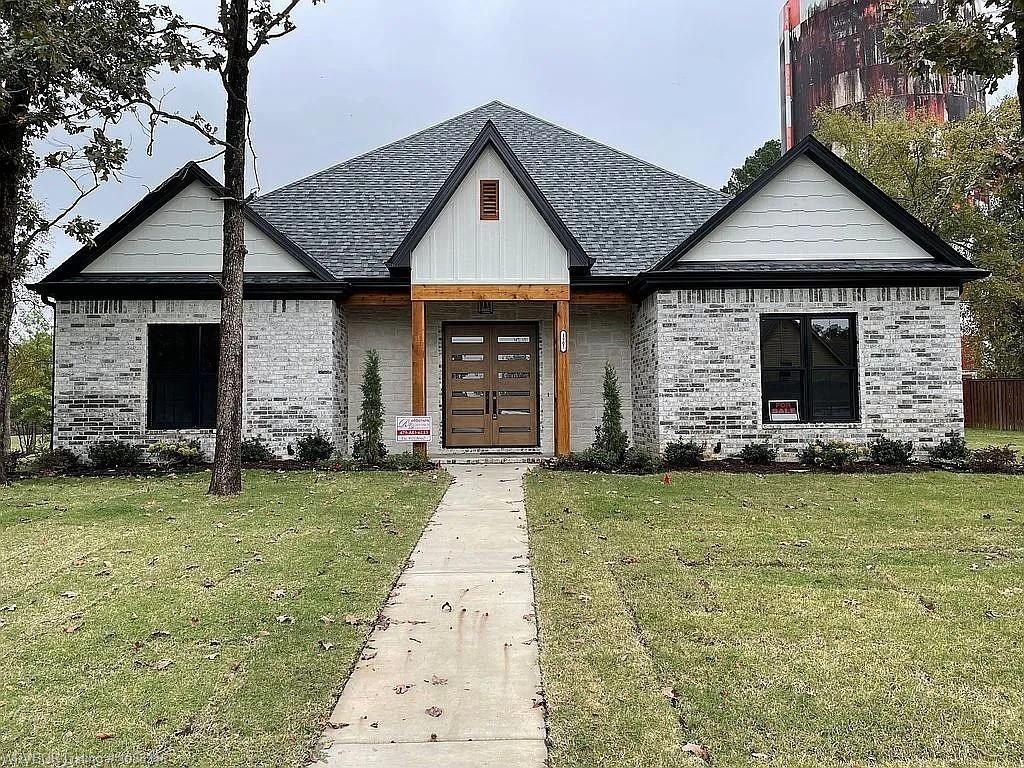 1907 Kathleen Trace. Fort Smith, AR 72903