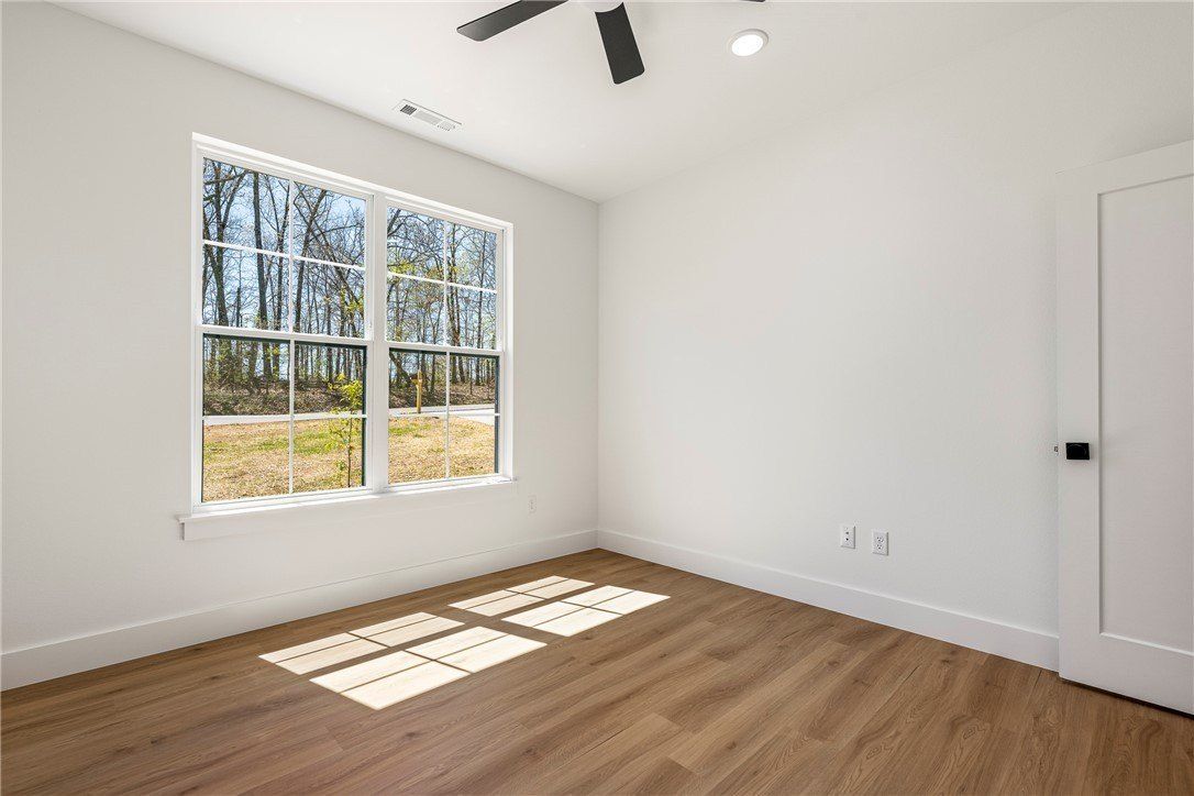 289 Kinross Drive. Bella Vista, AR 72715