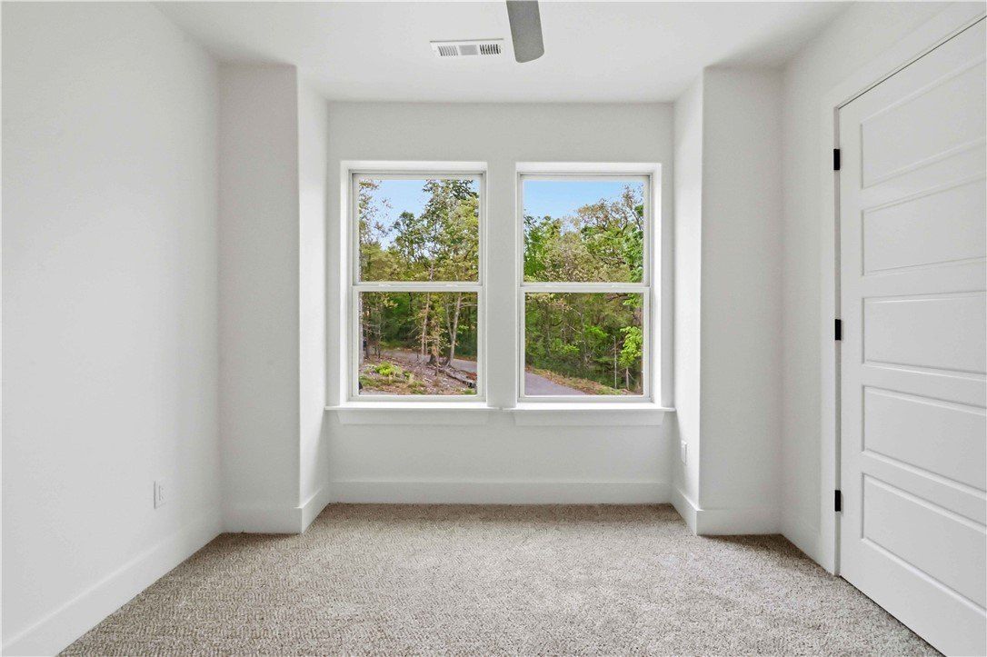 12 Arbroath Lane. Bella Vista, AR 72715