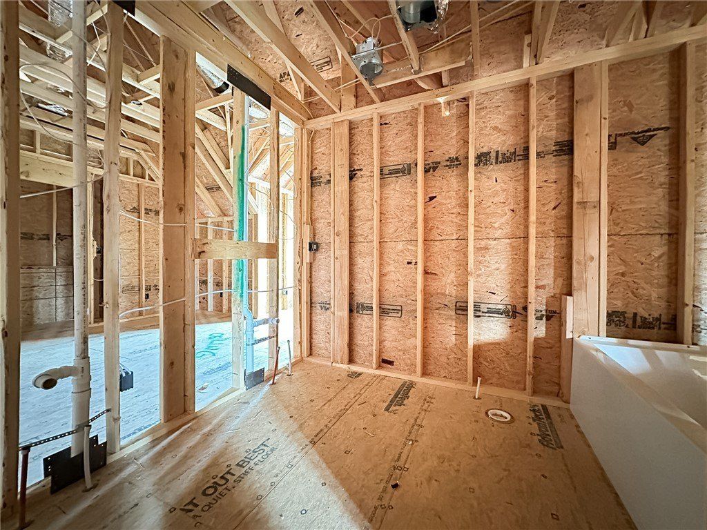 6557 Courtland Avenue. Springdale, AR 72762