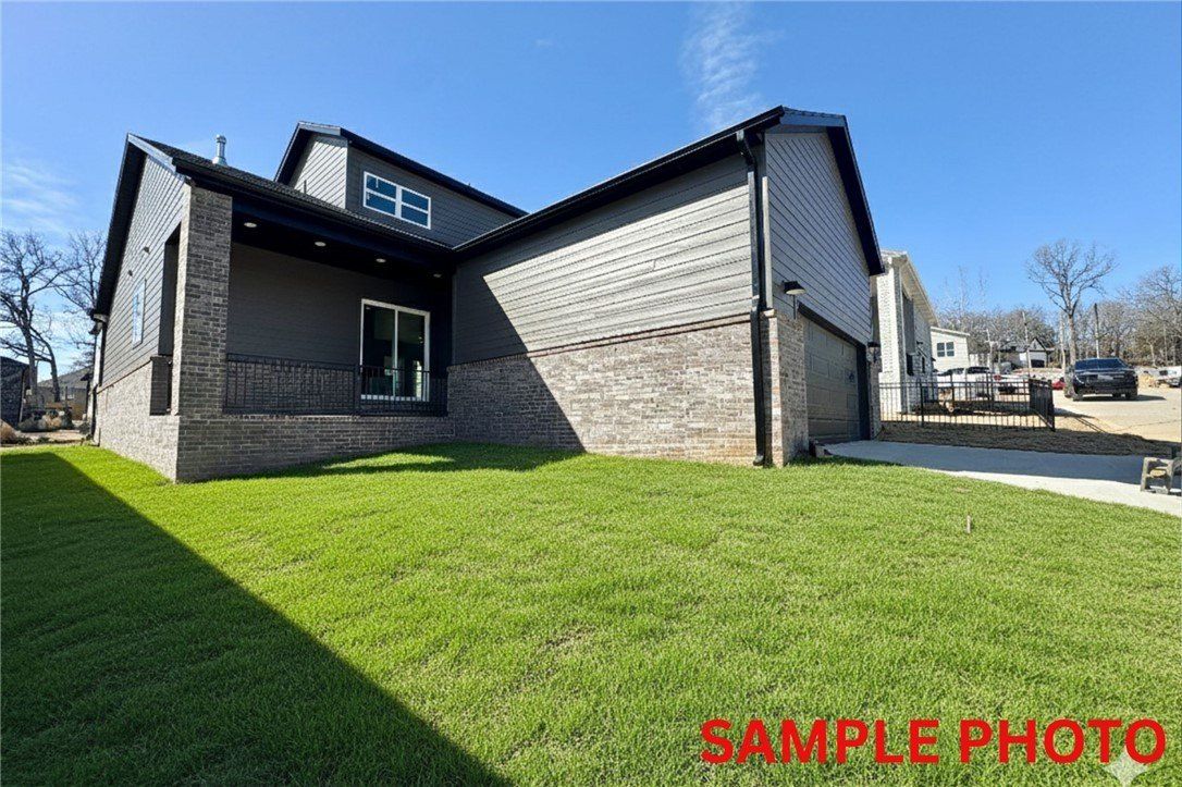 2986 N Old Wire Road. Fayetteville, AR 72703