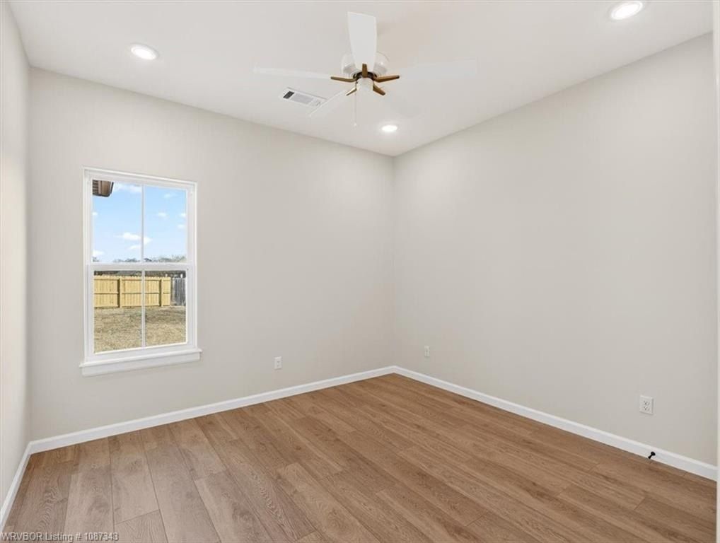 1100 Partridge Pl. Barling, AR 72923