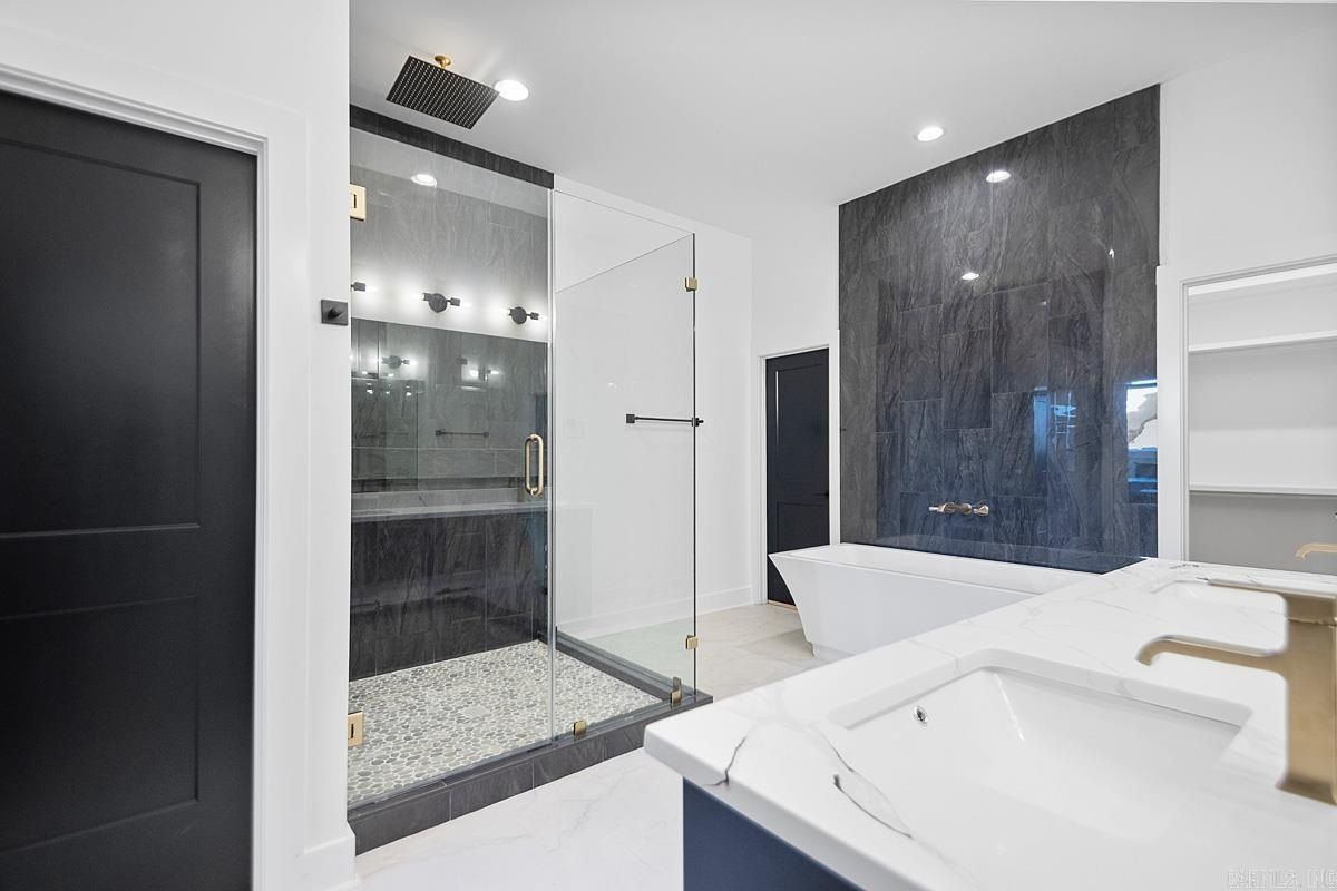 1015 Black Bass Court. Jacksonville, AR 72076