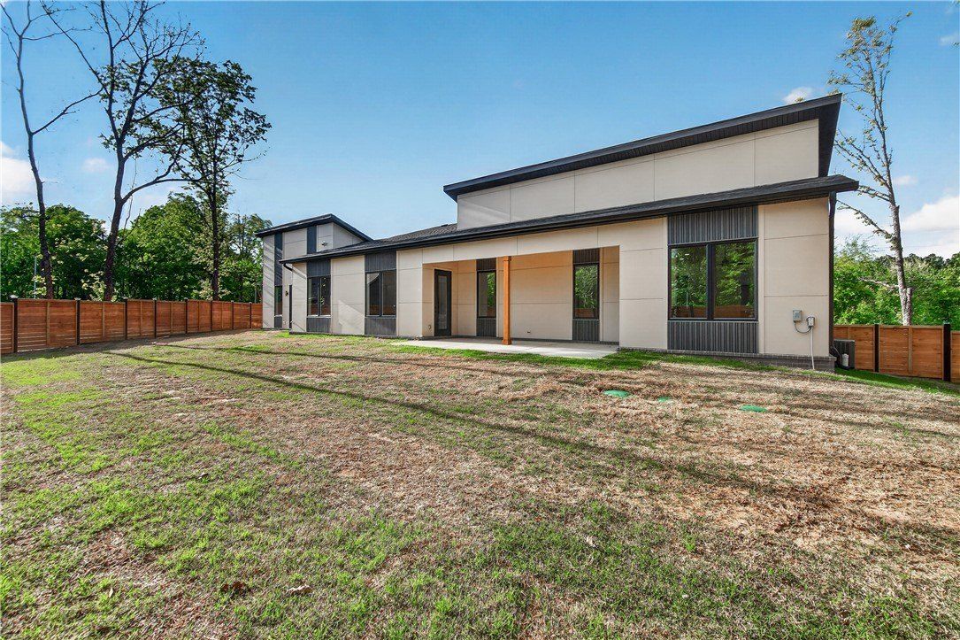 27 Luncarty Lane. Bella Vista, AR 72715