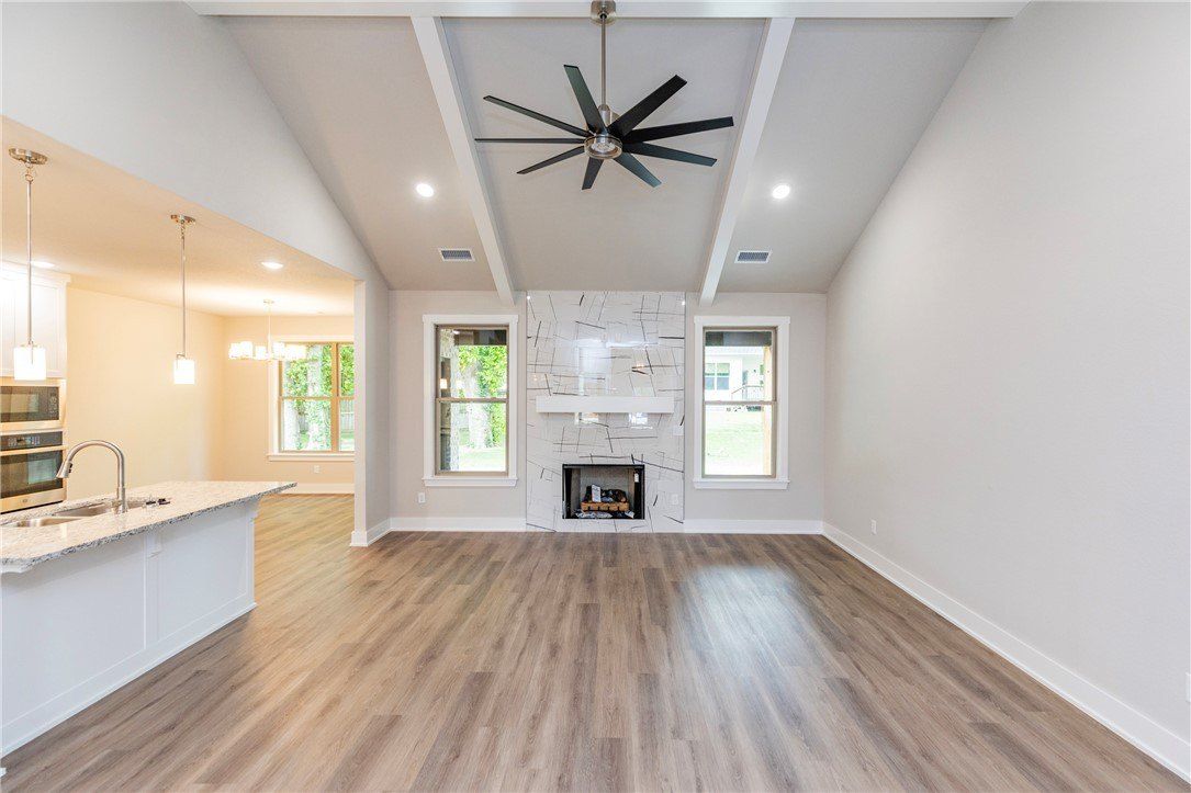 2101 N Dagan Street. Siloam Springs, AR 72761