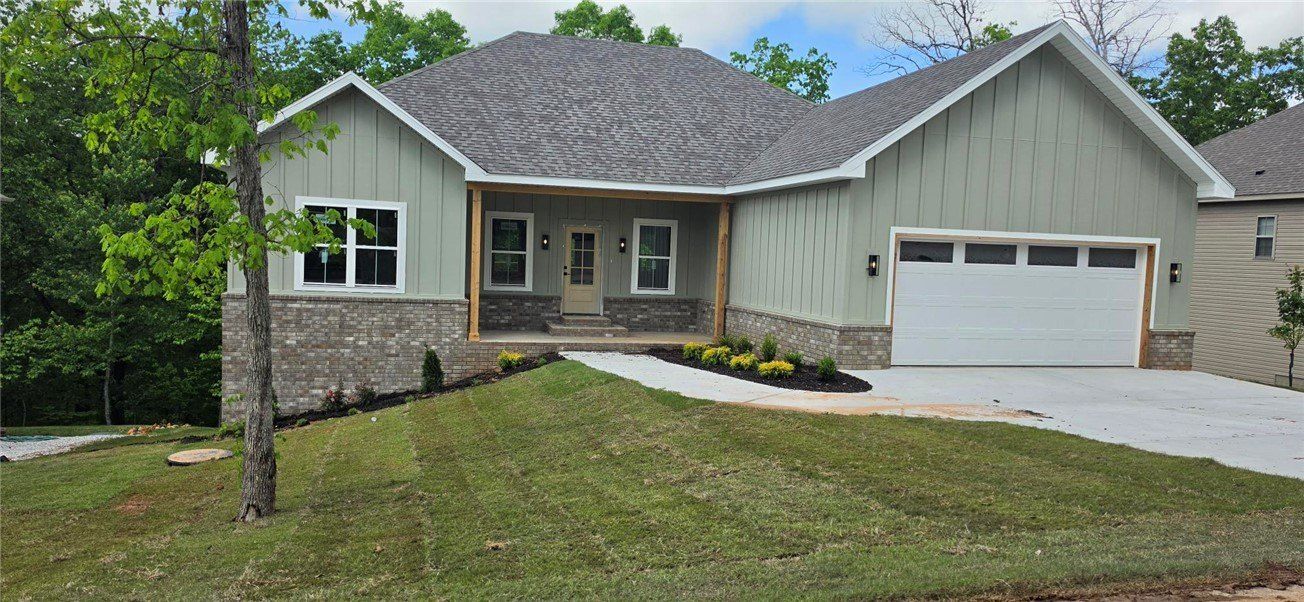 40 Radcliffe Drive. Bella Vista, AR 72714