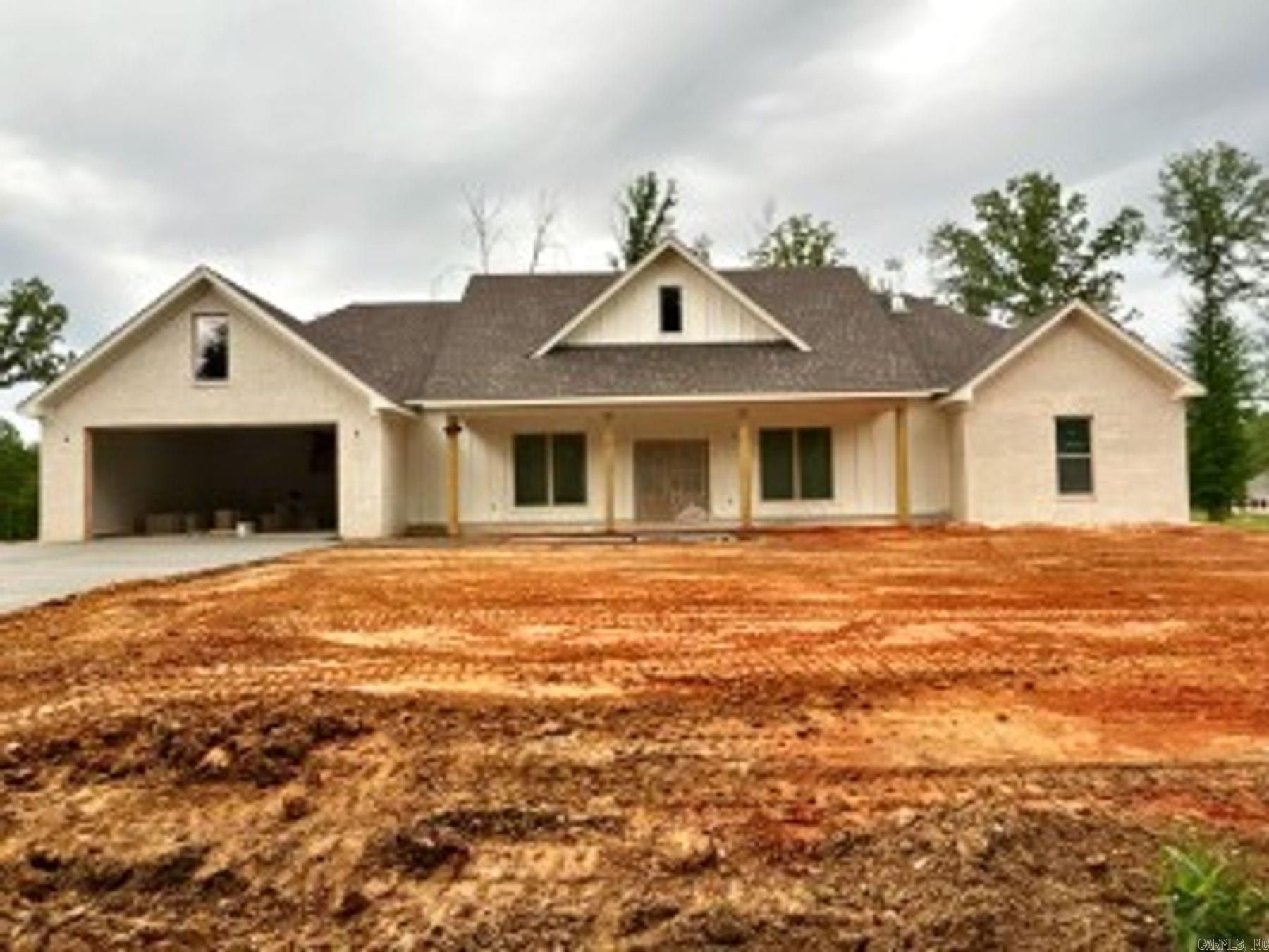 6762 N Detonti Road. Bauxite, AR 72011