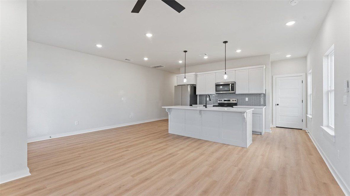 1718 Cuppett Circle. Pea Ridge, AR 72751