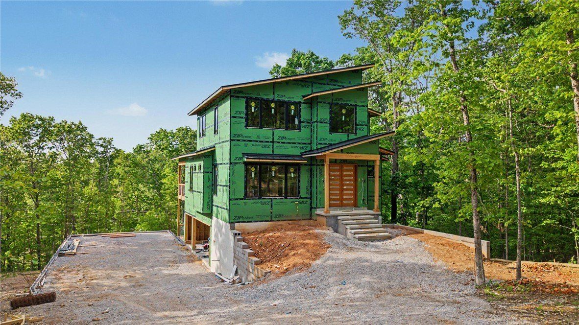48 Chatburn Drive. Bella Vista, AR 72715