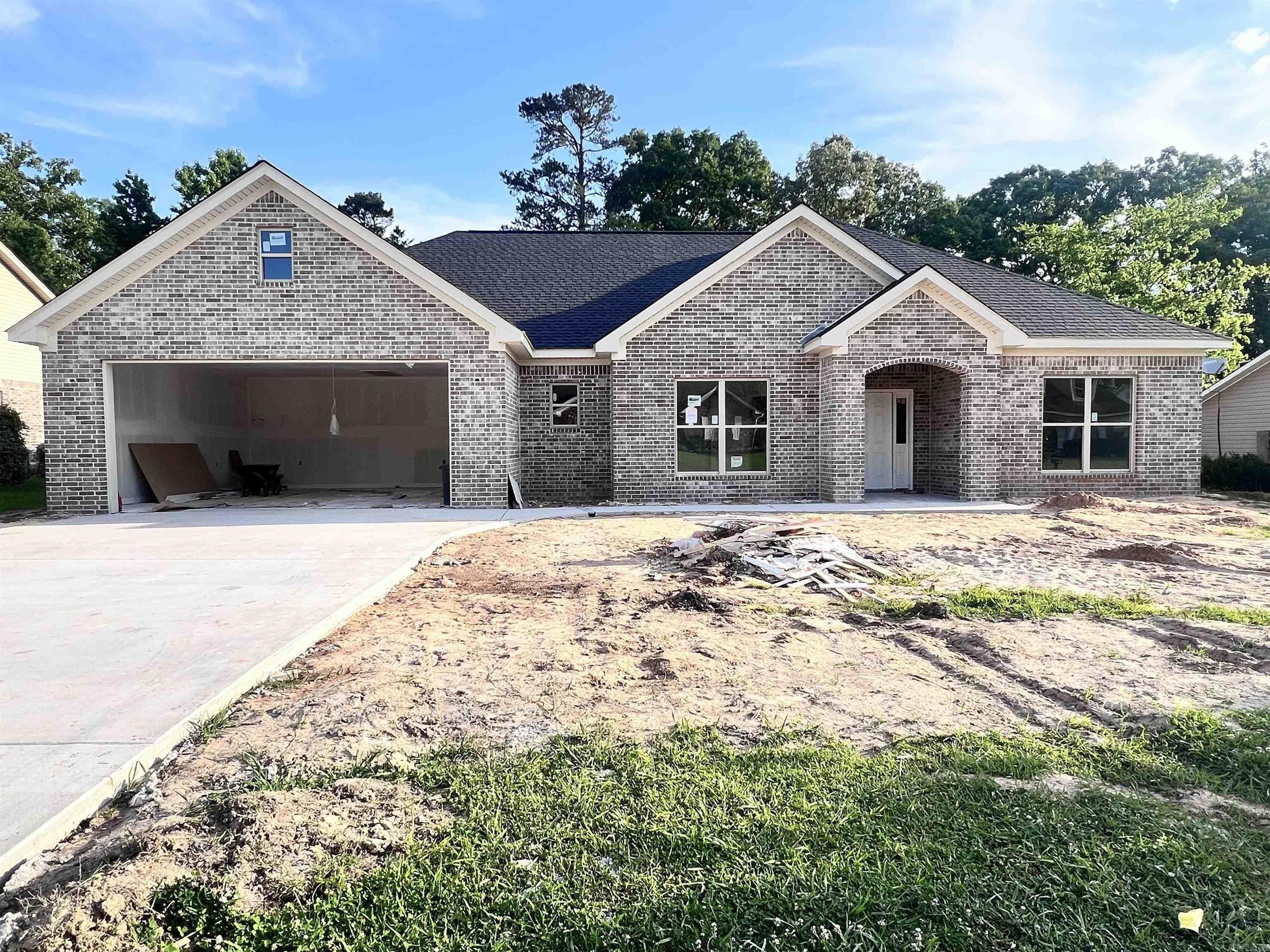 357 Regal Oaks. White Hall, AR 71602