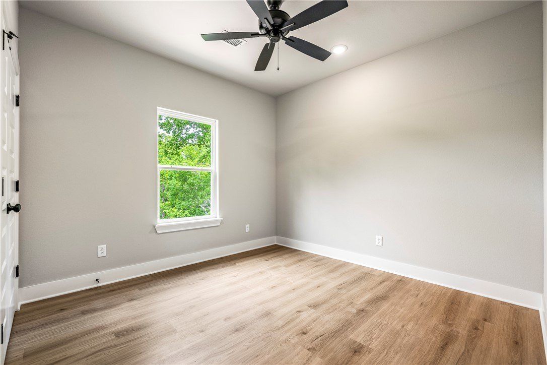 30 Grantham Drive. Bella Vista, AR 72714