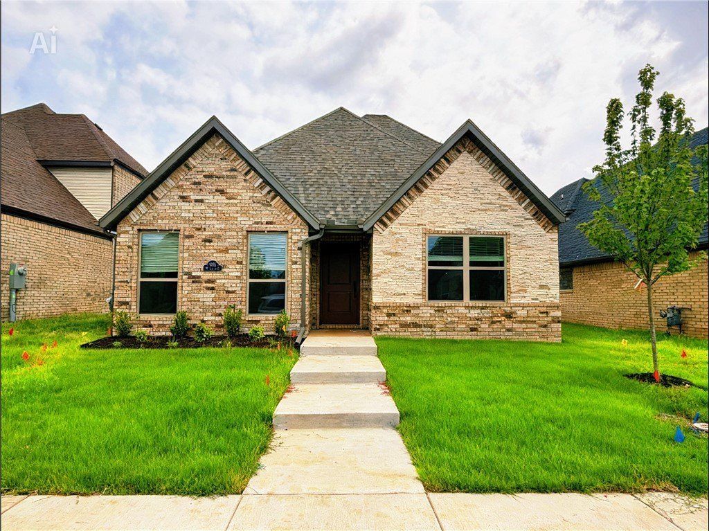 3005 Sw Lovely Lane. Bentonville, AR 72713