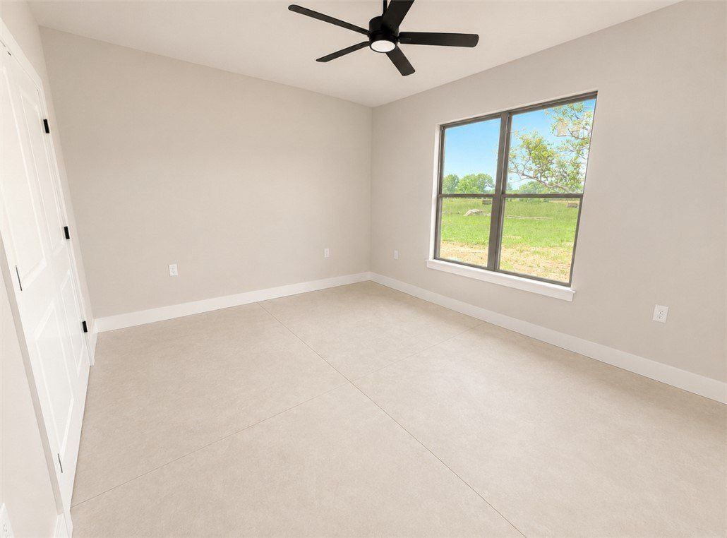5100 Snyder Cove. Gentry, AR 72734