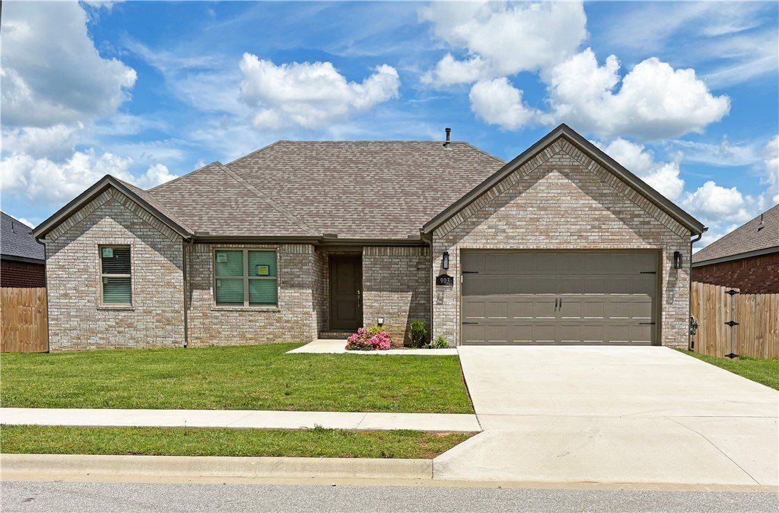 903 W Carley Drive. Siloam Springs, AR 72761