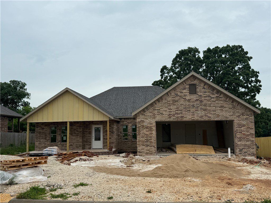 145 W Pitts Street. Farmington, AR 72730
