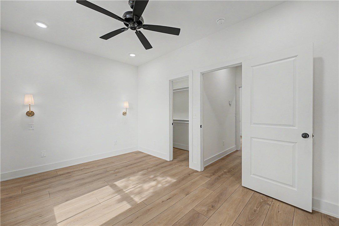 576 S Willow Avenue. Fayetteville, AR 72701