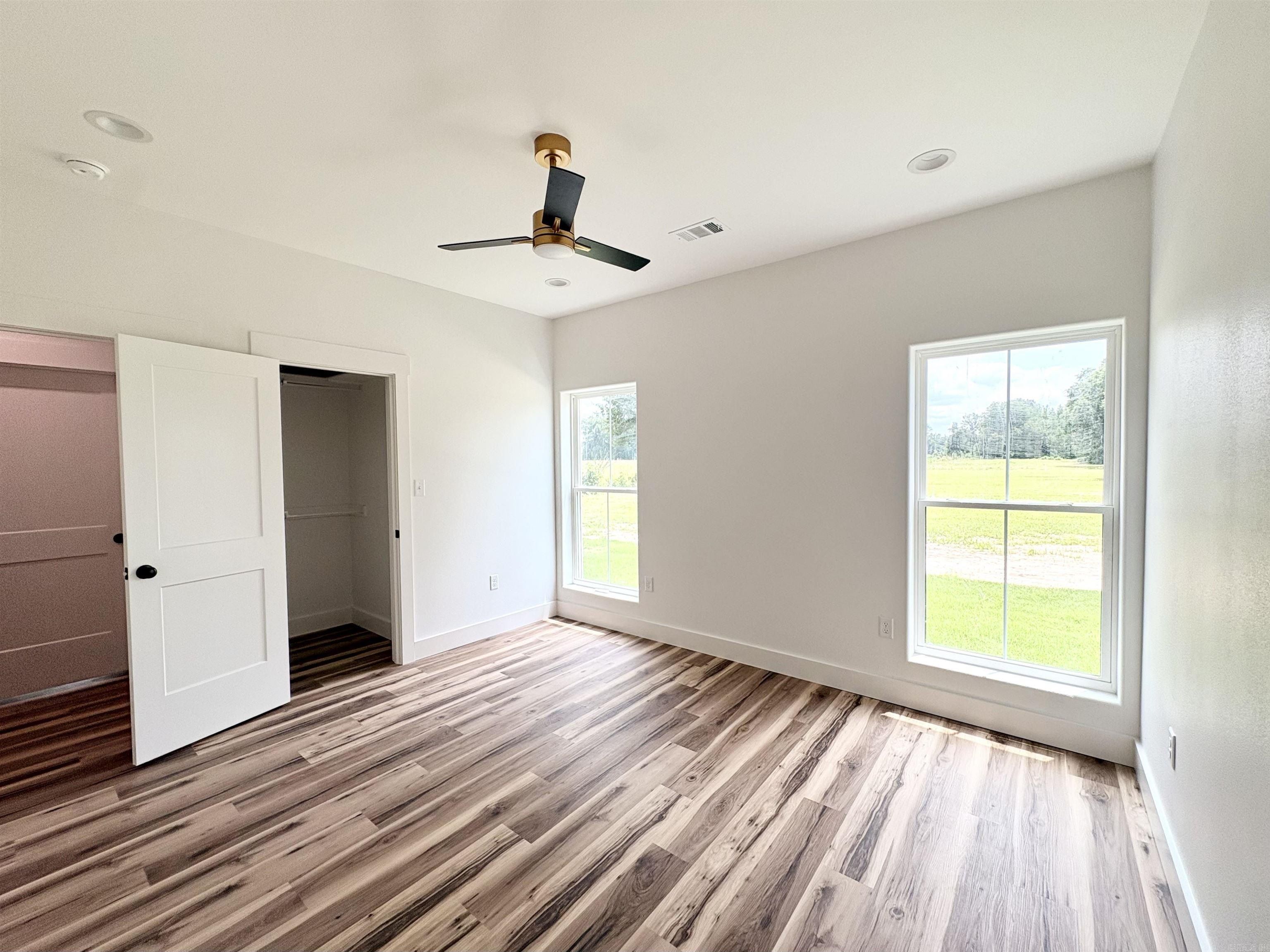 1947 Lakeview Drive. Kensett, AR 72082