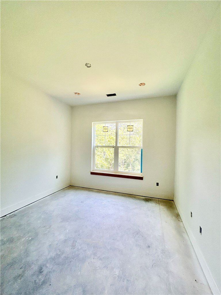 34 Smart Lane. Bella Vista, AR 72715