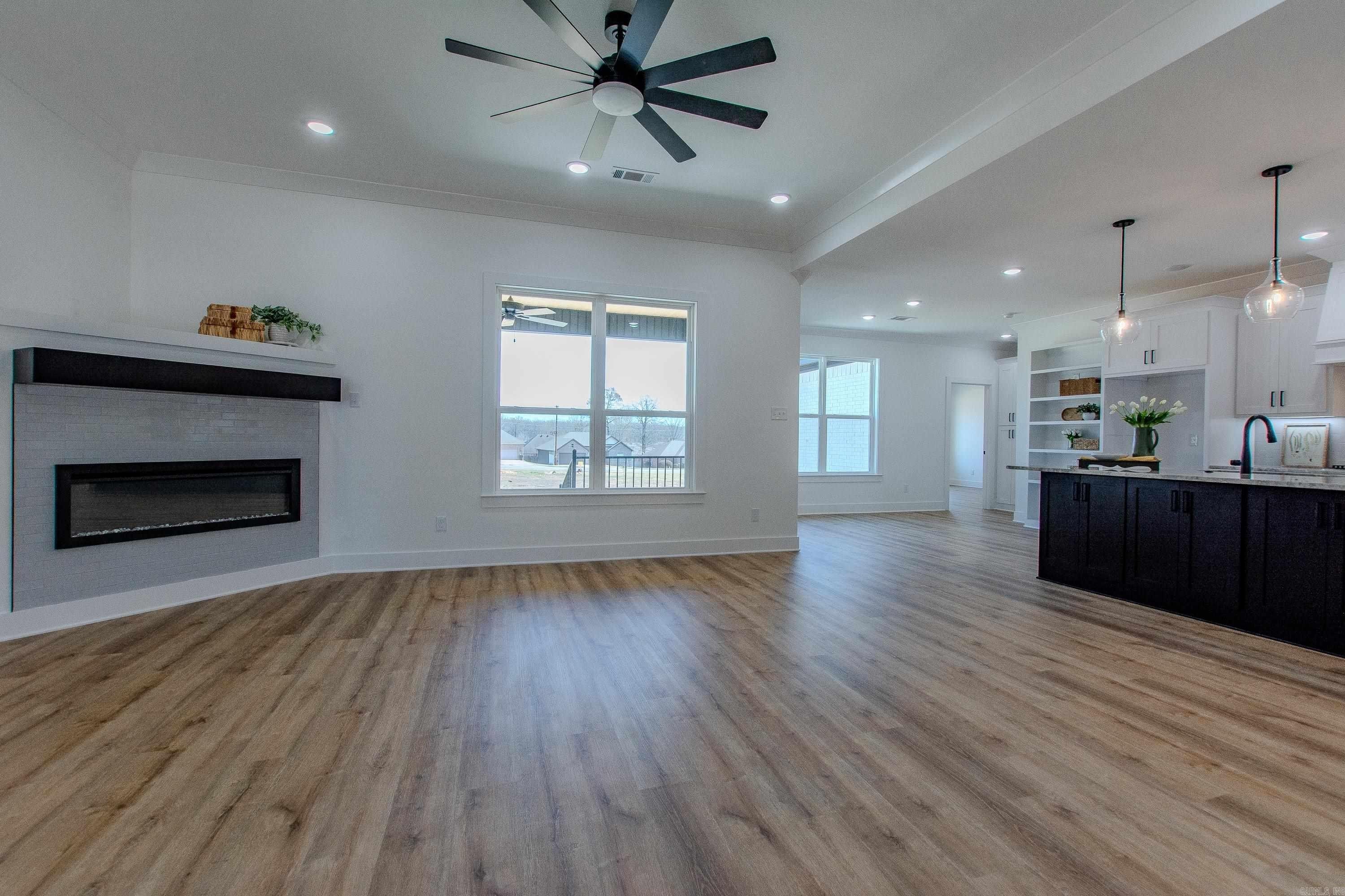 912 Conrad Cove. Jacksonville, AR 72076