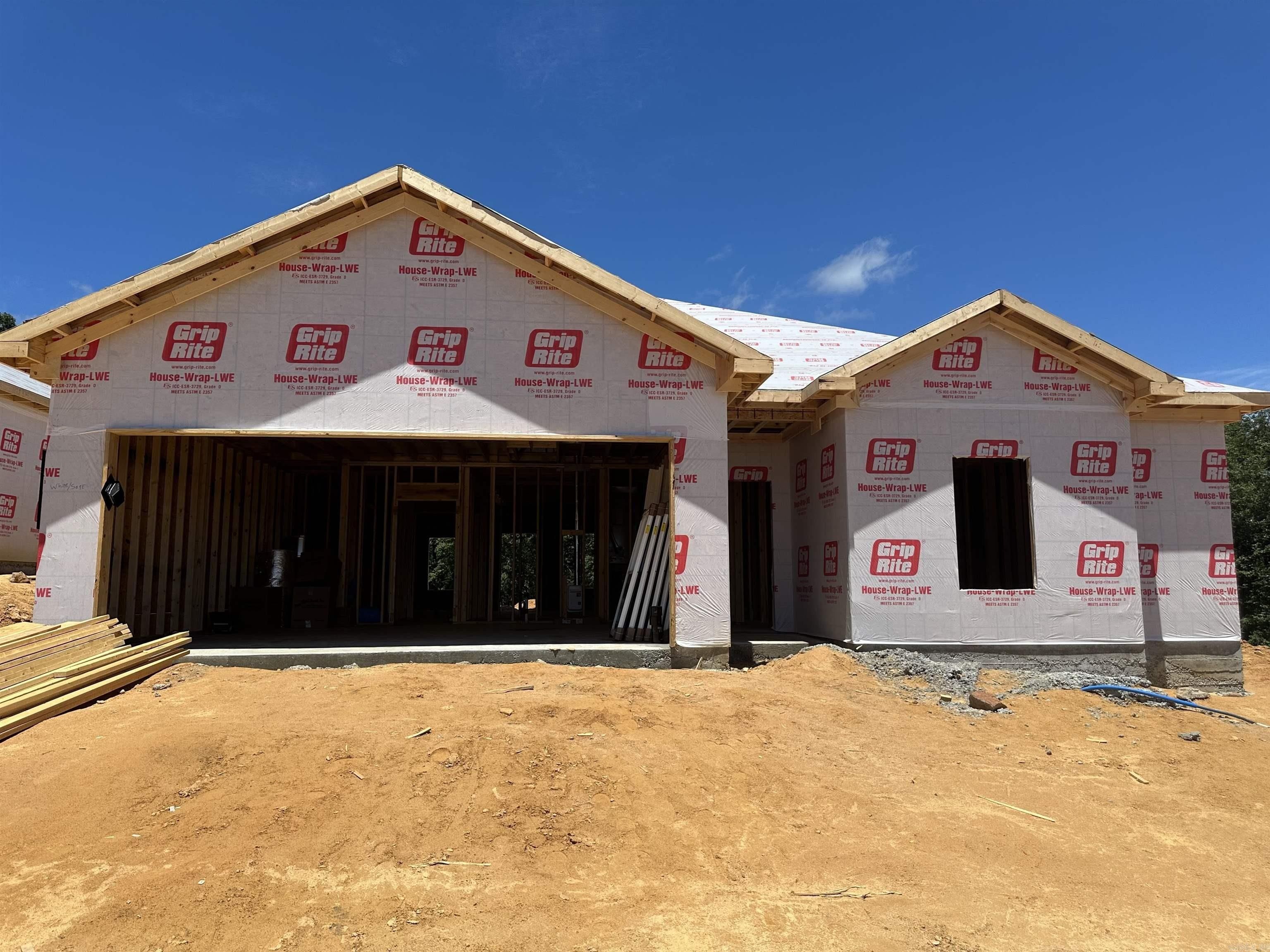 150 Everest Street. Alexander, AR 72002