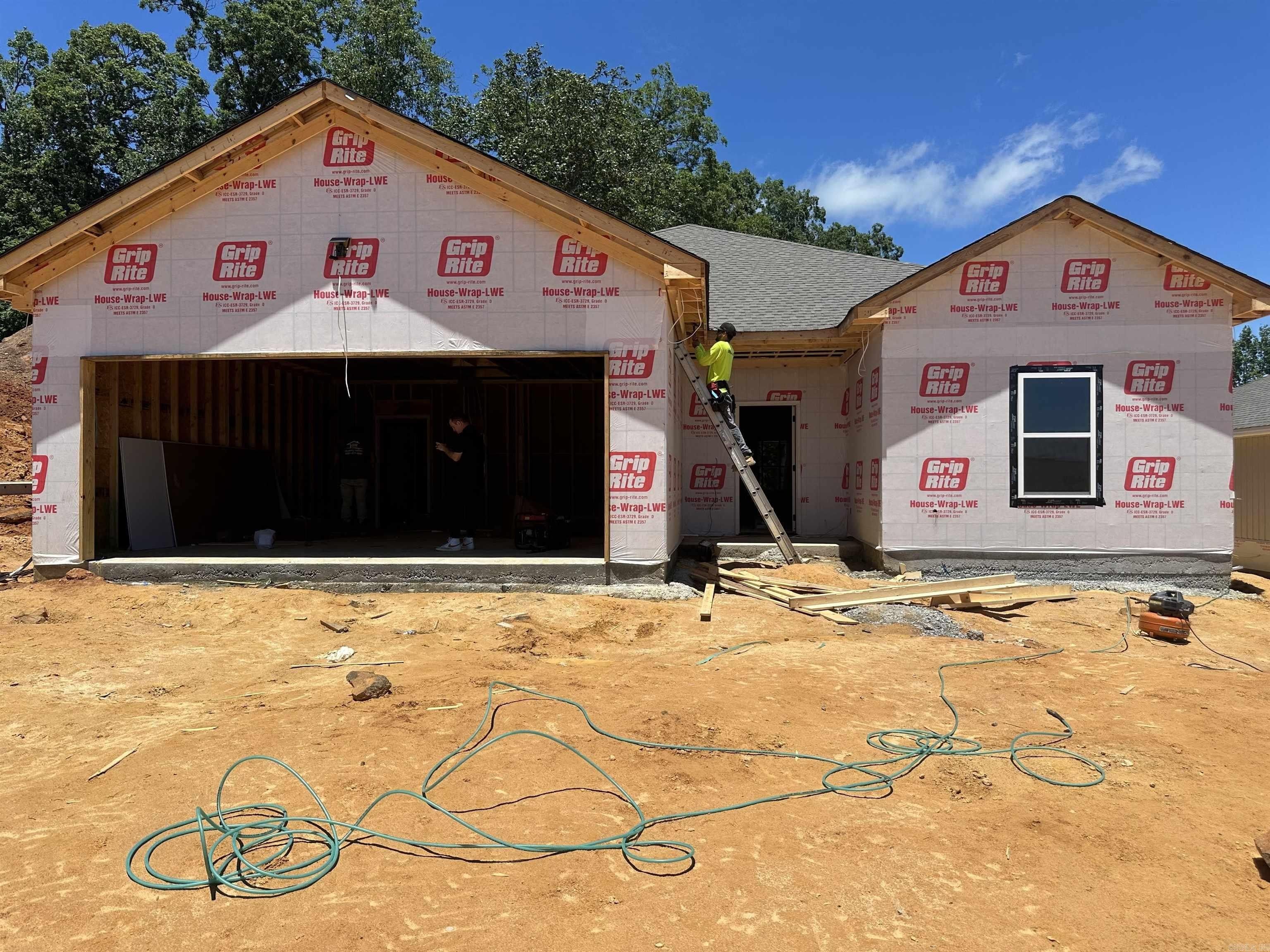 126 Everest Street. Alexander, AR 72002