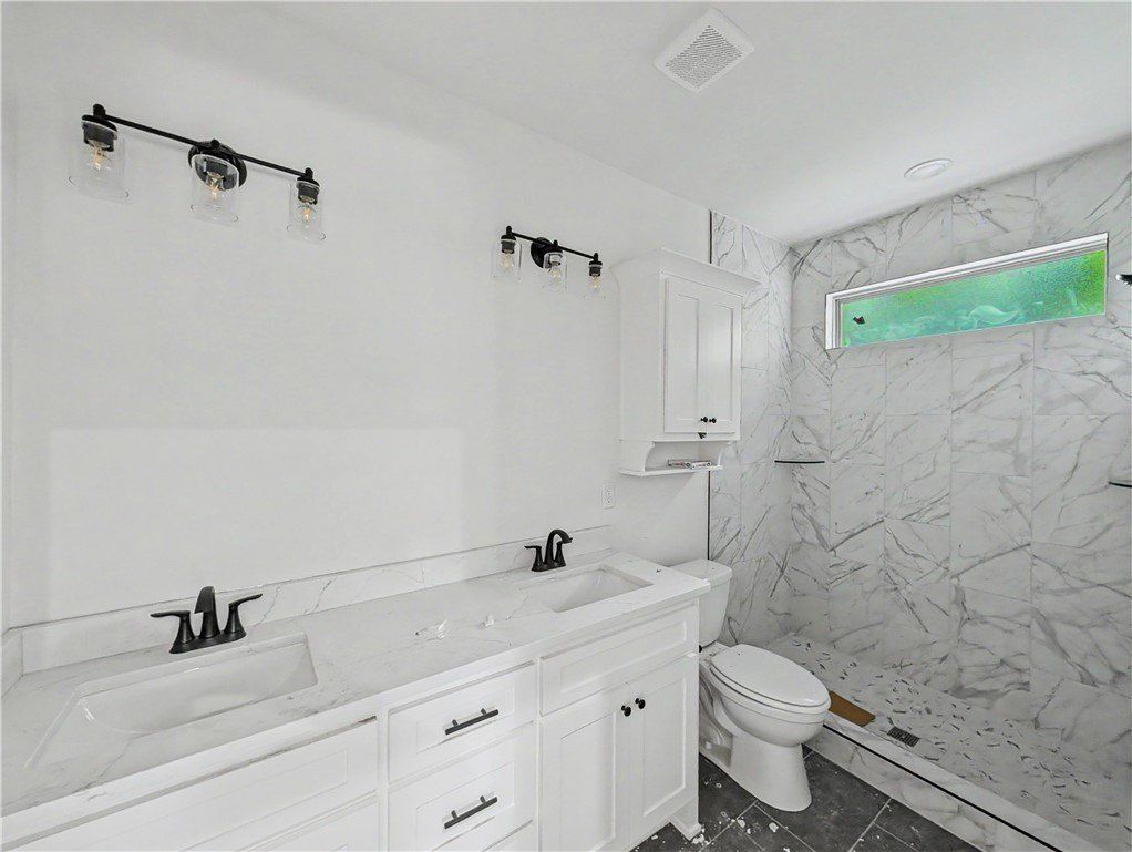 25 Sheffield Drive. Bella Vista, AR 72714