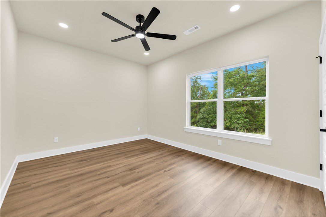8278 Chestnut Drive. Rogers, AR 72756