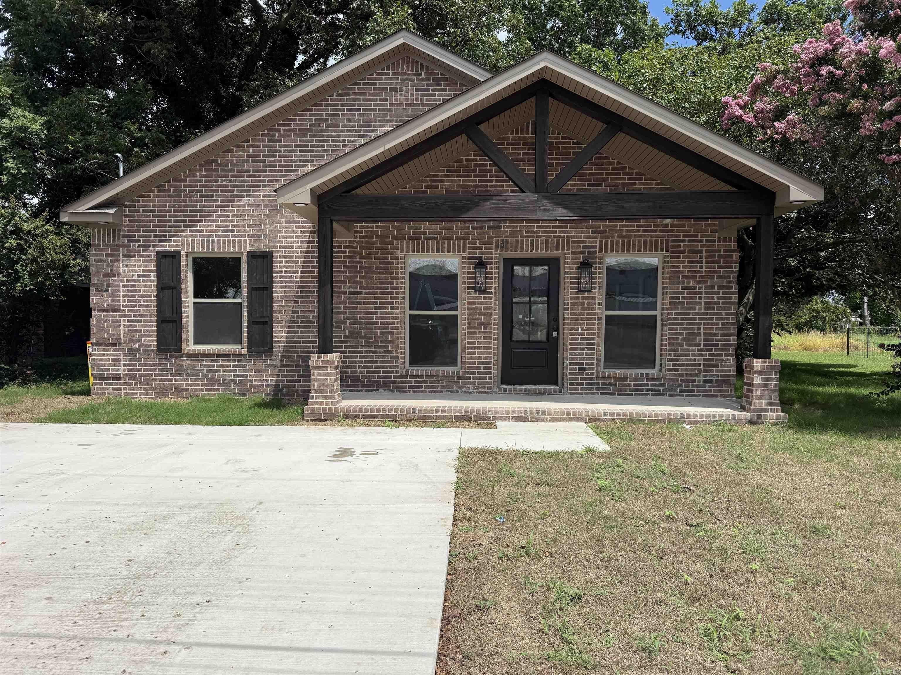 204 Ne Main Street. Monette, AR 72447