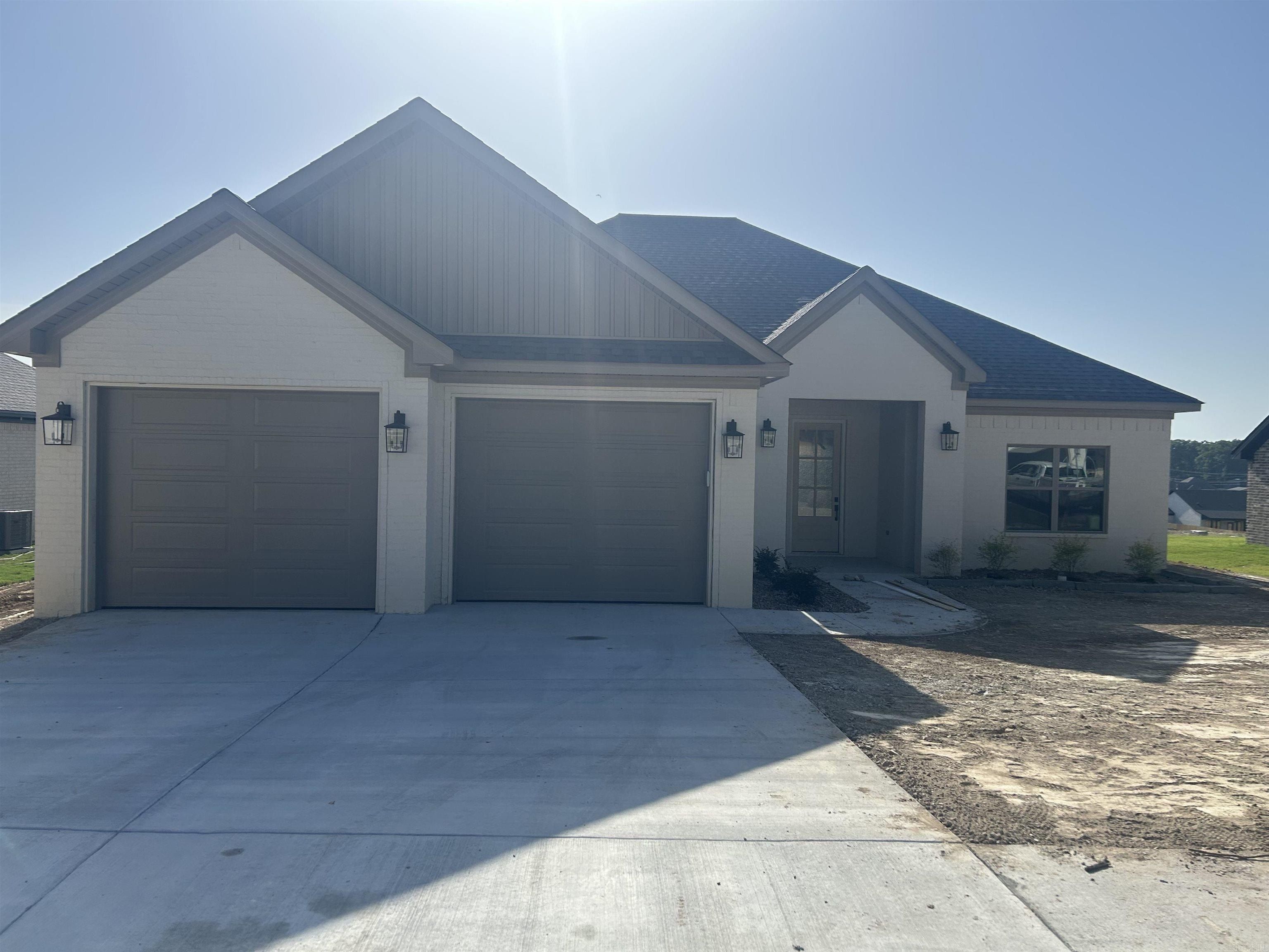 5982 Midway Drive. Alexander, AR 72002