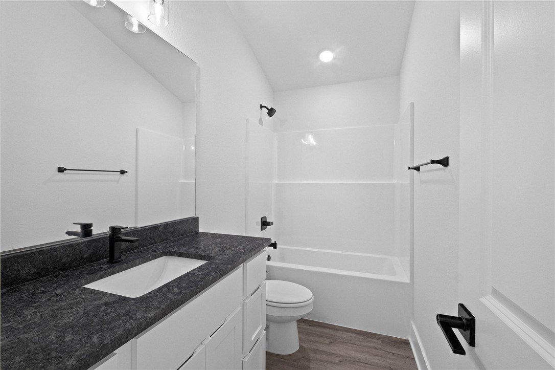 1033 Marquis Avenue. Lowell, AR 72745