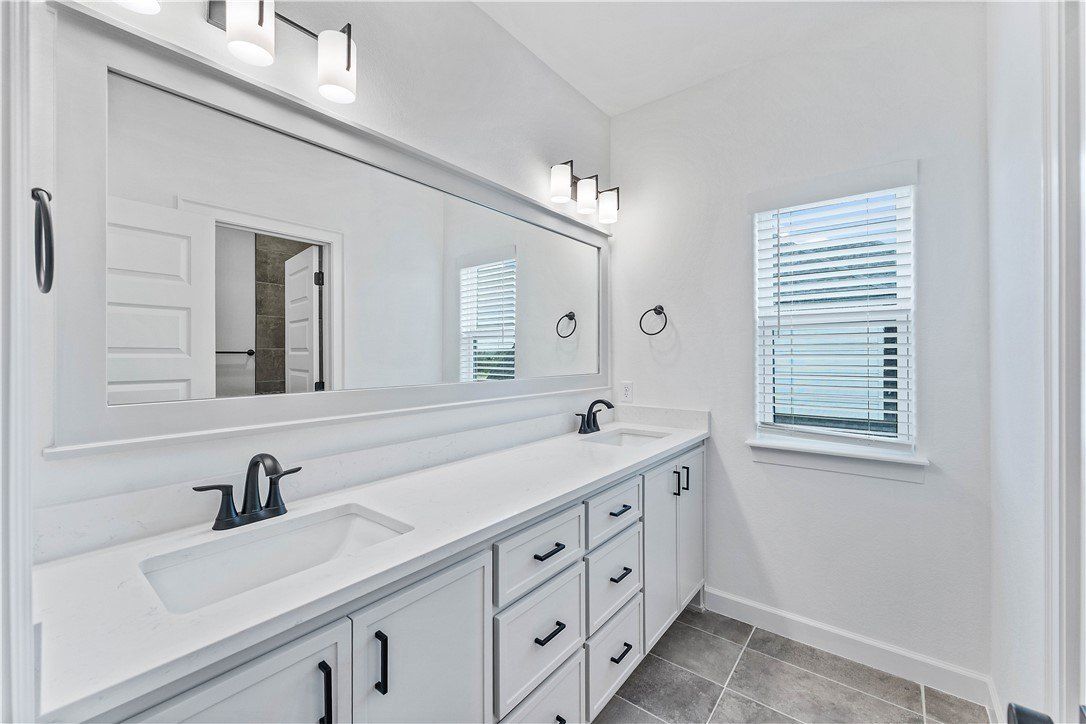 1504 Crystal Clear Lane. Cave Springs, AR 72718