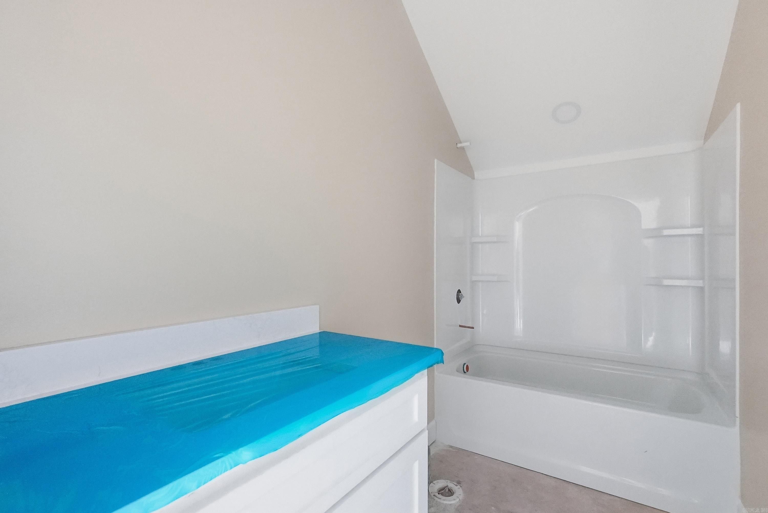 7081 Agua Blanca Boulevard. Shannon Hills, AR 72103