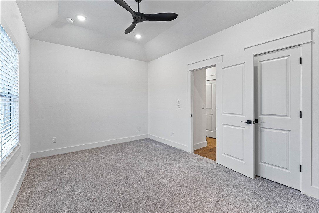 37 Wishaw Drive. Bella Vista, AR 72715