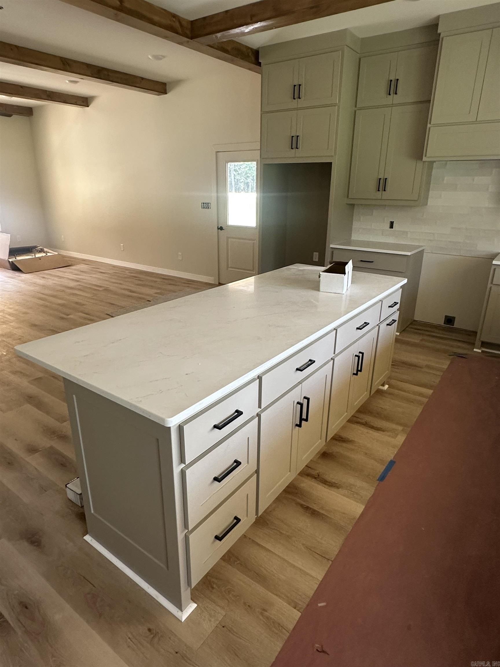 6892 Detonti Road. Bauxite, AR 72011