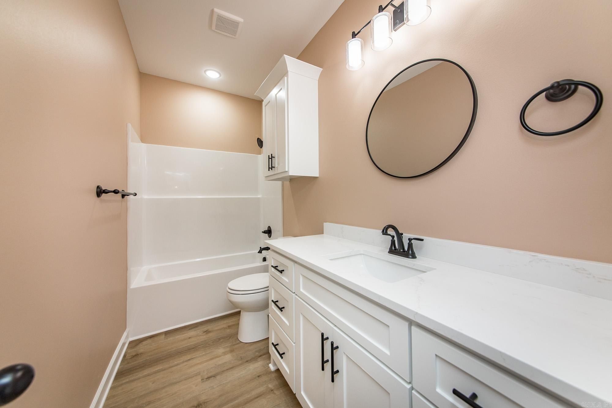 912 W Dell Vista Cove. Cabot, AR 72023