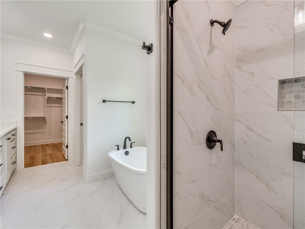 10 Errol Lane. Bella Vista, AR 72715
