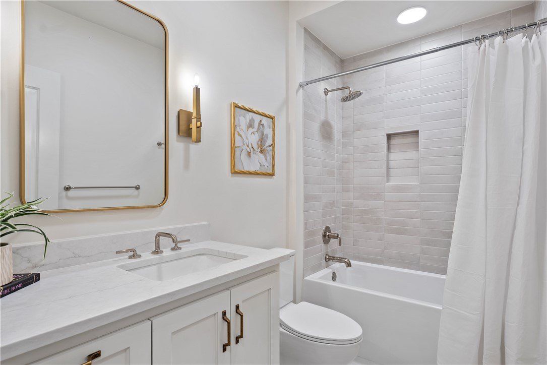 422 Se C Street. Bentonville, AR 72712