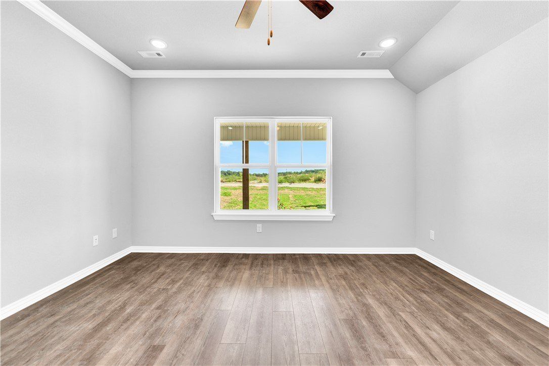 248 Lavona Lane. Huntsville, AR 72740