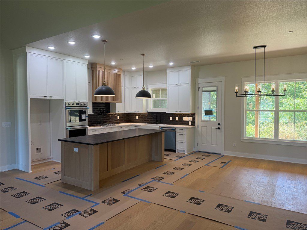 105 Autumn Hills Road. Bentonville, AR 72712