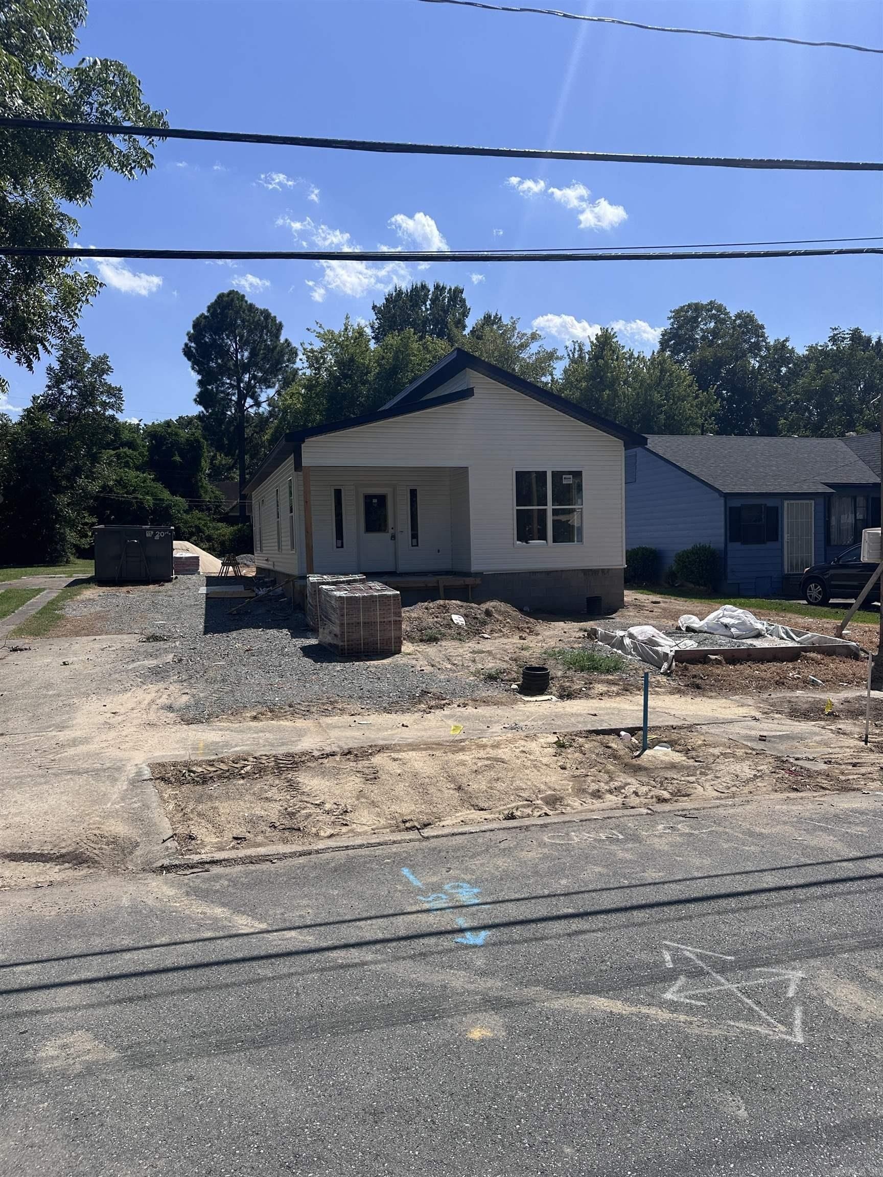 612 W 18Th Street. North Little Rock, AR 72114