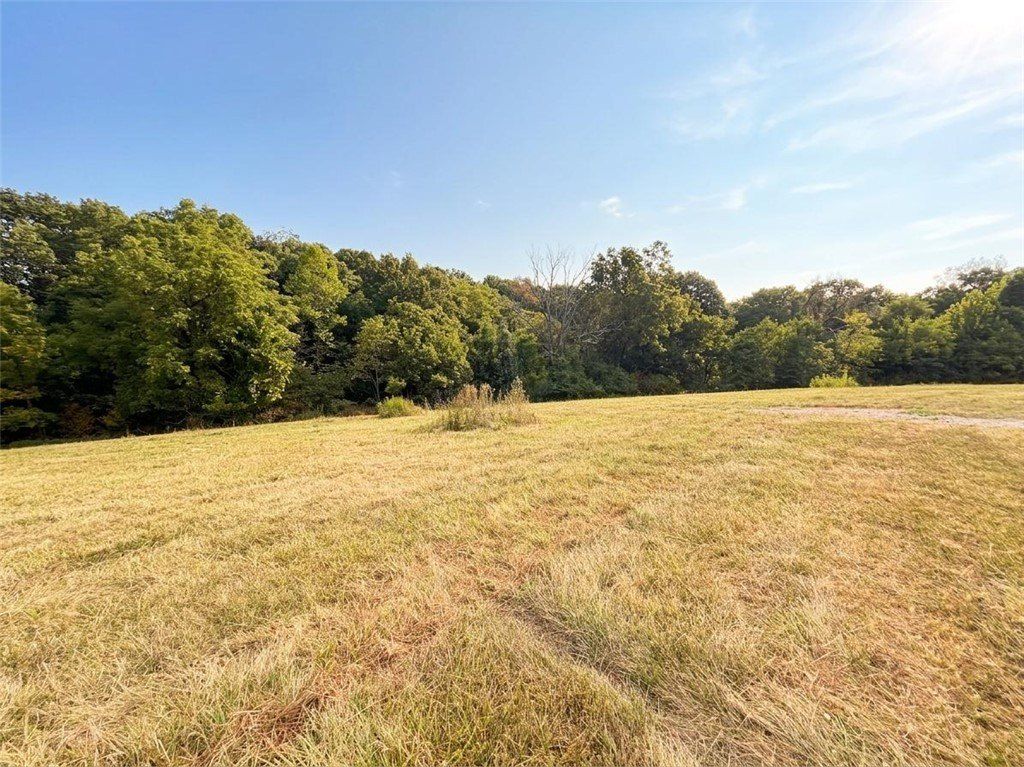 561 Shooting Star Lane. Lowell, AR 72745