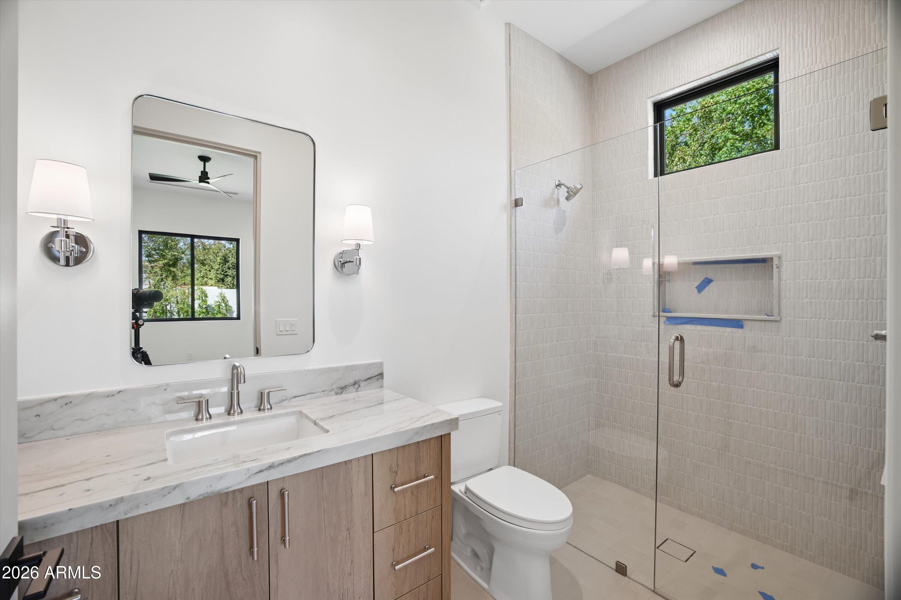 2818 E Elm Street. Phoenix, AZ 85016
