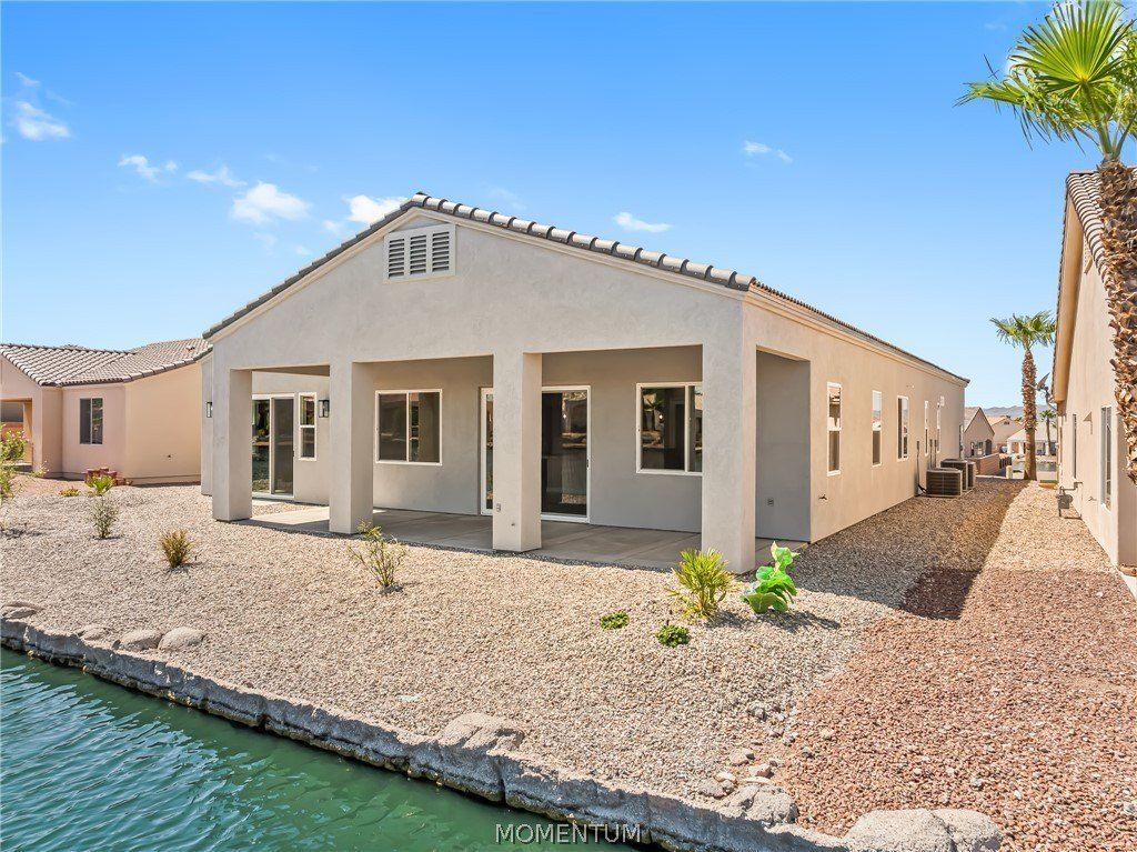 6136 Via Del Aqua Drive. Fort Mohave, AZ 86426